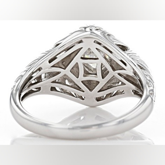 Strontium Titanate is a Man Made Gemstone with brighter Refractive Properties - Picture 3 of 7